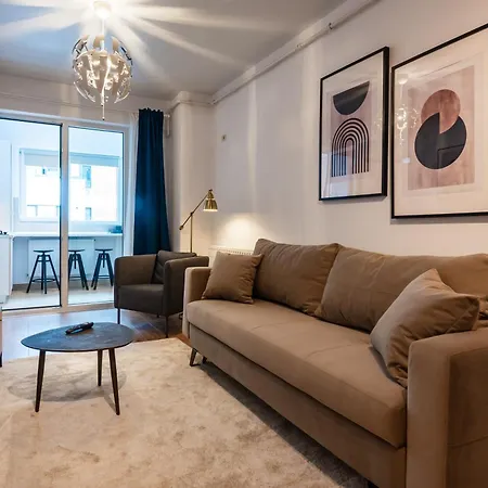 Central Address Near Unirii Square Бухарест