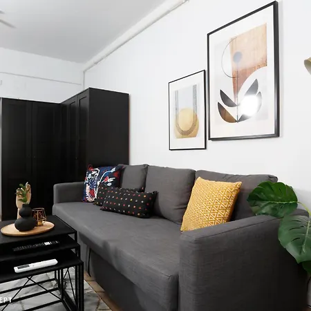 Central Address Near Unirii Square Бухарест