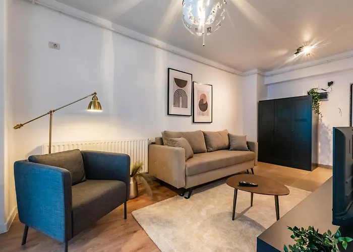 Апартаменти Central Address Near Unirii Square *